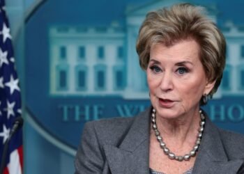 Trump officials warn colleges about low student loan repayment rates