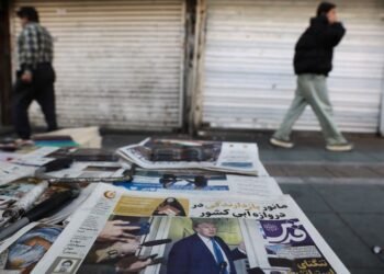 Trump threatens Iran with force