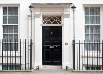 UK PM Starmer’s communications director quits