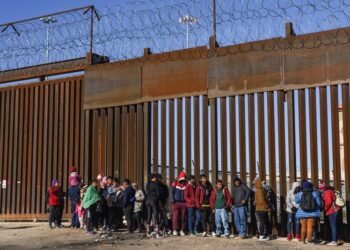 US appeals court lets Trump continue ending deportation protections