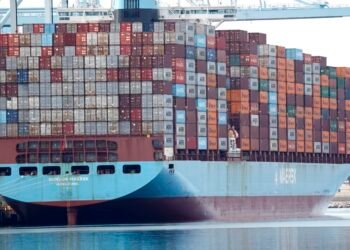 U.S. stock futures dip as investors await clarity on Trump’s latest tariff plans