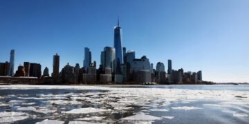 U.S. stock futures fall, along with bitcoin, as gold and silver’s sell-off may be bleeding into other markets