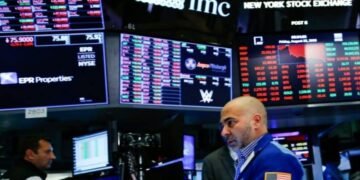 US stocks fall early as Microsoft selloff drags indexes lower