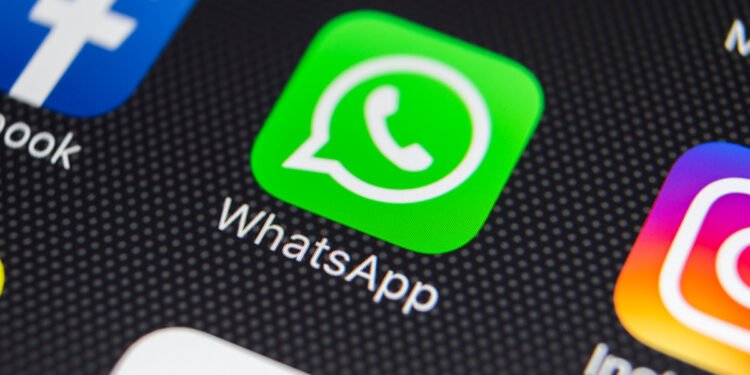 WhatsApp Now Lets You Share Group Message History With New Members