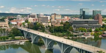 Where to Eat, Stay, and Play in Knoxville, East Tennessee's Gateway to the Smokies