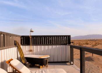 11 Dreamy Airbnbs With Hot Tubs for When You Want to Get Away and Unwind