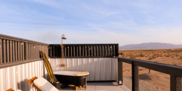 11 Dreamy Airbnbs With Hot Tubs for When You Want to Get Away and Unwind