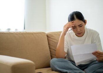 1.4 million face tax refund delays amid IRS paper check phaseout