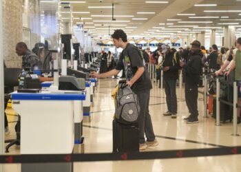 Airports rush to feed unpaid TSA workers as belts tighten