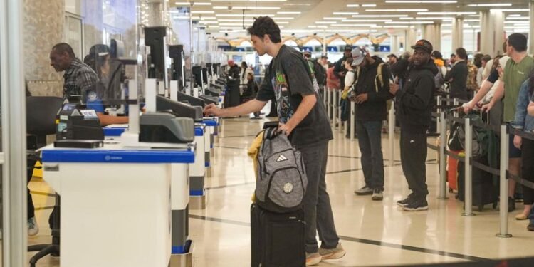 Airports rush to feed unpaid TSA workers as belts tighten