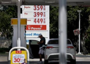 An already chaotic spring travel season is colliding with effects of Iran conflict