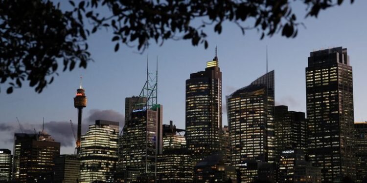 Australia economy picks up speed in Q4, stretches supply