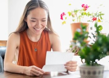 Average IRS tax refund is up 10.6%, early filing data shows