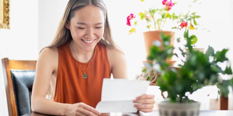 Average IRS tax refund is up 10.6%, early filing data shows