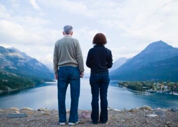 Belle Burden's 'Strangers' highlights financial red flags for women