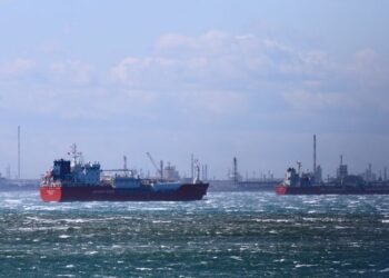 Big Oil to reap billions from Iran war windfall after a month of soaring energy prices