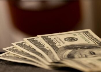 Bitcoin holds steady as inflation stays sticky and growth slows