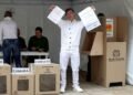 Colombians vote in legislative contest, presidential primaries