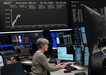 Credit markets dented as Middle East war piles onto ’cockroaches’ fears