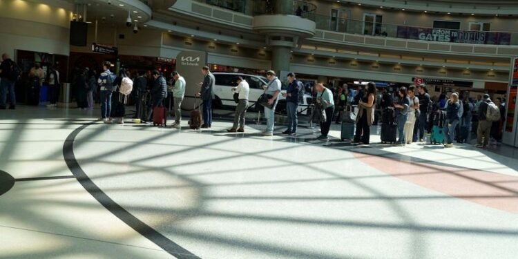 Elon Musk offers to pay TSA salaries amid budget battle, airport lineups