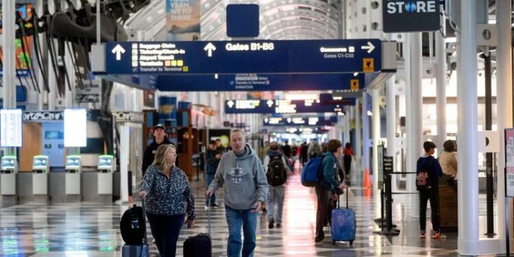 FAA seeking steeper cuts in flights at Chicago O’Hare airport, sources say