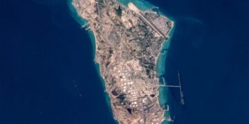 Global oil prices set to climb for 5th straight week as U.S. sends more military might into the Middle East