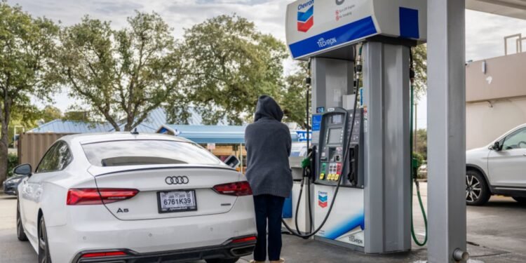 Iran war disrupts oil prices; consumers may be 'hammered': economist