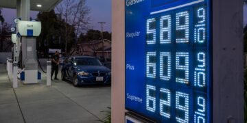 Iran war, oil price surge worsen K-shaped economy, say economists