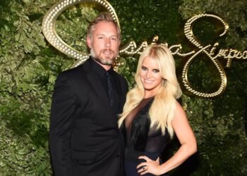 Jessica Simpson says she is keeping the $18 million L.A. mansion she shared with ex Eric Johnson
