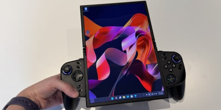 Lenovo's Foldable Gaming Handheld Is Too Cool to Remain Just a Concept