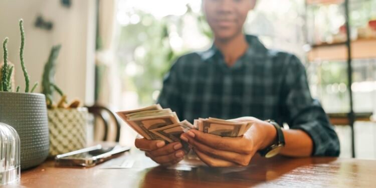 More low- and middle-income Americans are investing: report