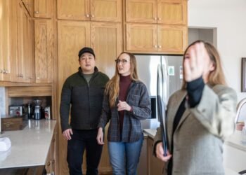 Mortgage rates climb for the fourth week in a row — and they won’t drop back down until this happens