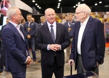 New Berkshire Hathaway CEO still talks with Warren Buffett nearly every day