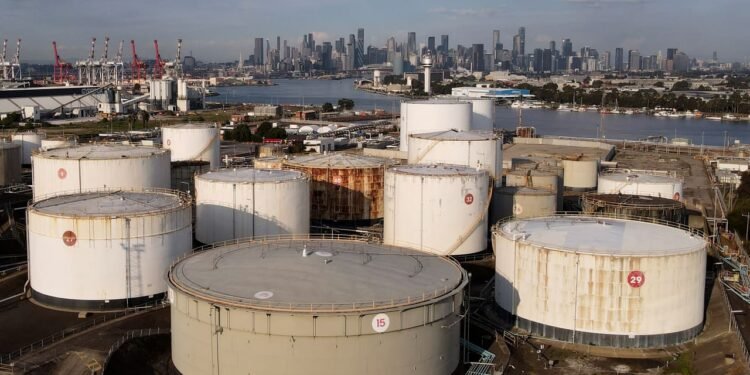 Oil climbs after Trump issues Iran 48-hour ultimatum