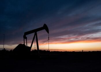 Oil prices climb as Strait of Hormuz shipping activity remains limited