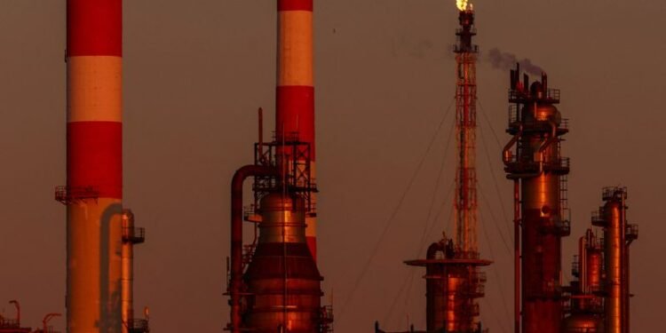 Oil prices to rise further on Monday as Mideast war escalates