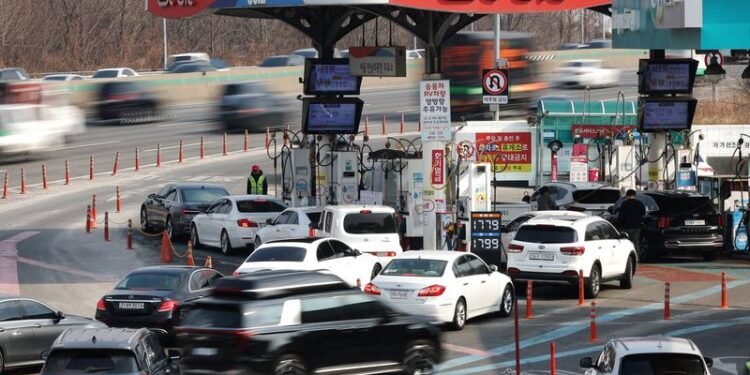 Oil slips as Trump presses other countries to help secure Strait of Hormuz