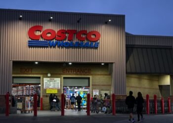 Shoppers seeking a tariff refund from retailers are likely out of luck