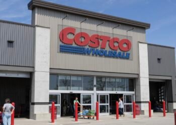 Stocks making the biggest moves after hours: COST, MRVL, GAP