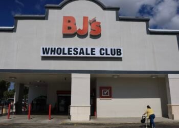 Stocks making the biggest moves premarket: BJ, AVGO, TTD, STUB