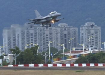 Taiwan says delayed US F-16s to start arriving this year