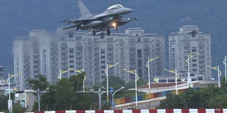 Taiwan says delayed US F-16s to start arriving this year