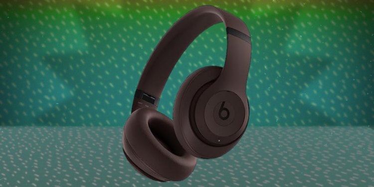 These Beats Studio Pro Headphones Are $220 Off Right Now