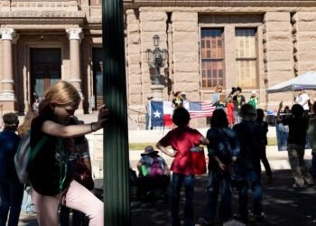 Three dead, 14 injured after shooting in Austin, Texas