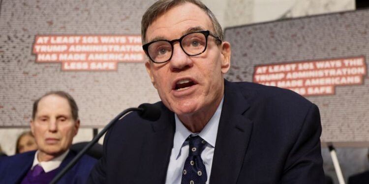 Top US spy says no foreign threats to November elections