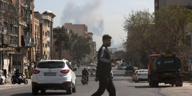 Trump urges Iranian Kurds to attack Iran as war widens