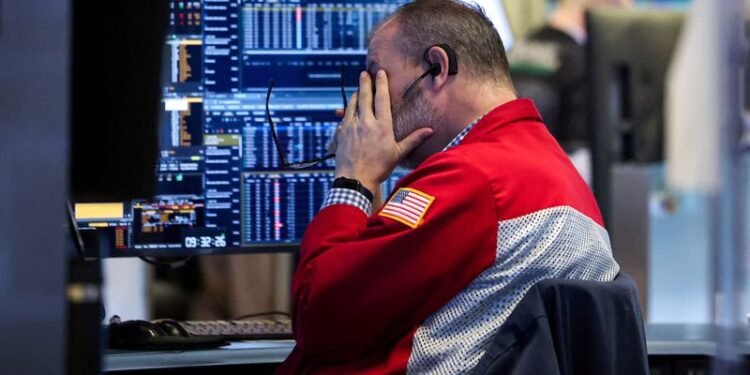 US stocks close up on Iran diplomacy hopes; tech leads rebound