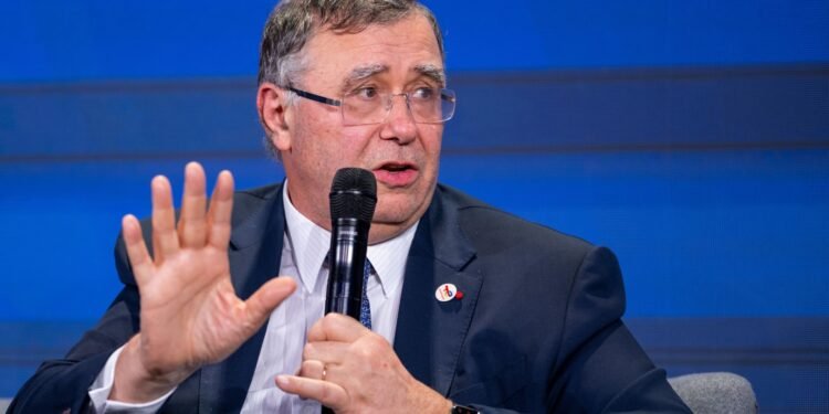 World has 'never experienced' refining margins like this