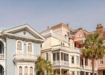 10 Savannah Airbnbs for Every Bachelorette Group, From All-Pink Condos to Historic Cottages