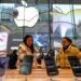 Apple is defying a global smartphone slump, as shown through this first-time feat